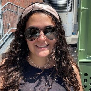 Meet your Posher, Ariana